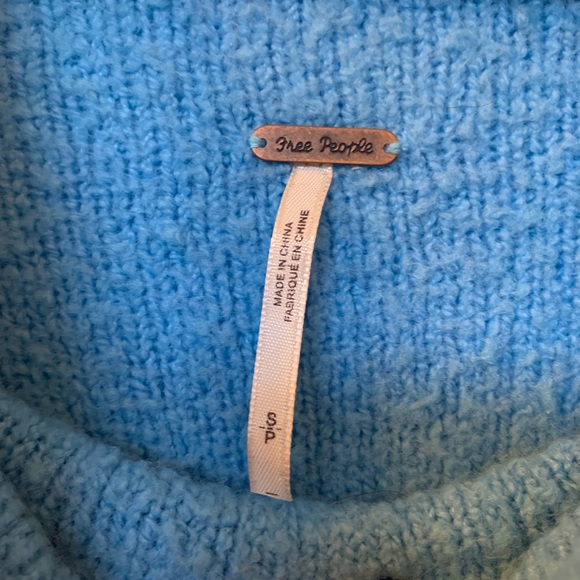 Free People Stormy Sweater size Small Petite (SP), blue 💙 - Picture 6 of 6